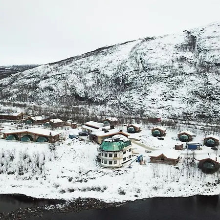 Arctic אתר נופש אוטסיוקי